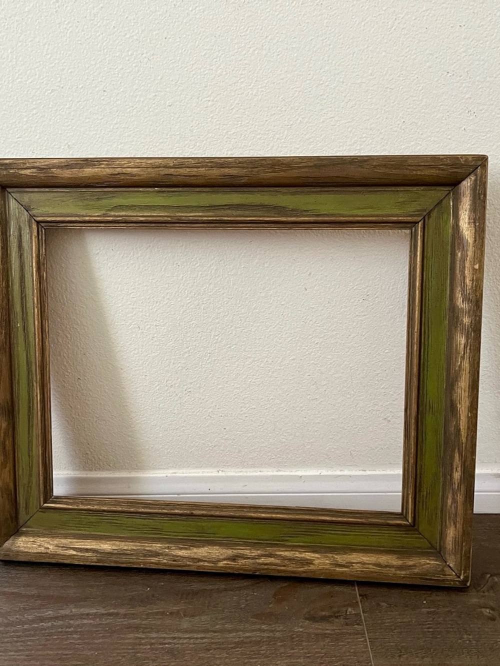 Decorative Wooden Picture Frame in Green and Brown - Unbranded 20/24 Inches